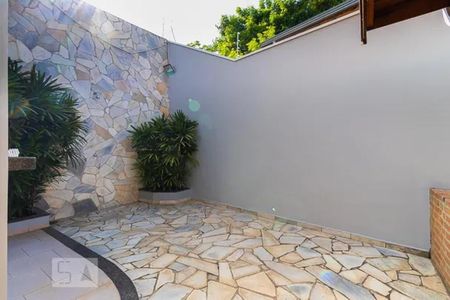 Casa à venda com 340m², 6 quartos e 6 vagas Casa à venda com 340m², 6 quartos e 6 vagasÁrea Externa