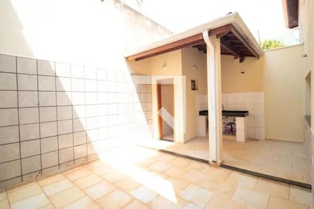 Casa à venda com 340m², 6 quartos e 6 vagas Casa à venda com 340m², 6 quartos e 6 vagasBanheiro