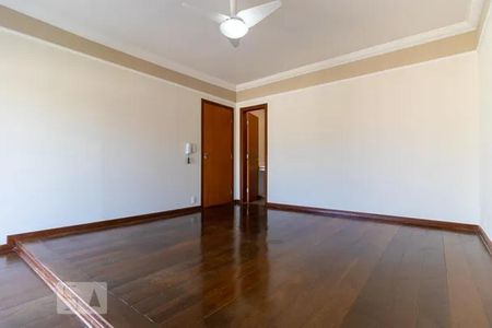 Casa à venda com 340m², 6 quartos e 6 vagas Casa à venda com 340m², 6 quartos e 6 vagasSala de Jantar
