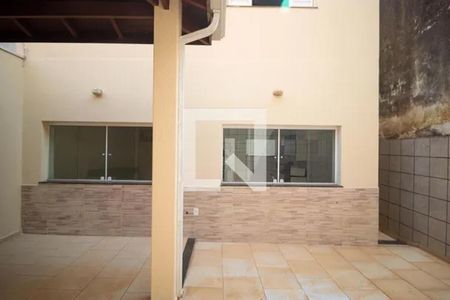 Casa à venda com 340m², 6 quartos e 6 vagas Casa à venda com 340m², 6 quartos e 6 vagasVaranda
