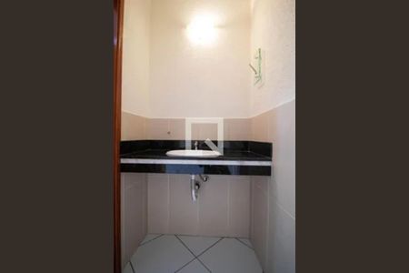 Casa à venda com 340m², 6 quartos e 6 vagas Casa à venda com 340m², 6 quartos e 6 vagasBanheiro