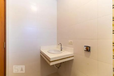 Casa à venda com 340m², 6 quartos e 6 vagas Casa à venda com 340m², 6 quartos e 6 vagasBanheiro