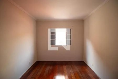 Casa à venda com 340m², 6 quartos e 6 vagas Casa à venda com 340m², 6 quartos e 6 vagasQuarto