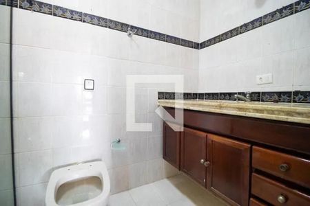 Casa à venda com 340m², 6 quartos e 6 vagas Casa à venda com 340m², 6 quartos e 6 vagasBanheiro