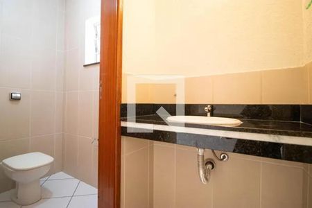 Casa à venda com 340m², 6 quartos e 6 vagas Casa à venda com 340m², 6 quartos e 6 vagasBanheiro