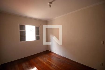 Casa à venda com 340m², 6 quartos e 6 vagas Casa à venda com 340m², 6 quartos e 6 vagasQuarto