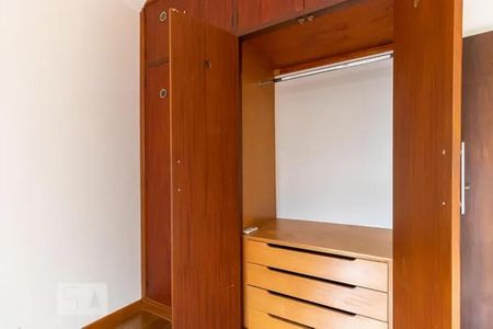 Casa à venda com 340m², 6 quartos e 6 vagas Casa à venda com 340m², 6 quartos e 6 vagasQuarto