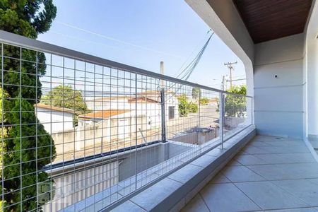Casa à venda com 340m², 6 quartos e 6 vagas Casa à venda com 340m², 6 quartos e 6 vagasVaranda