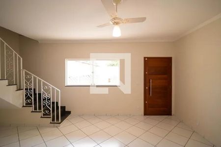 Casa à venda com 340m², 6 quartos e 6 vagas Casa à venda com 340m², 6 quartos e 6 vagasSala