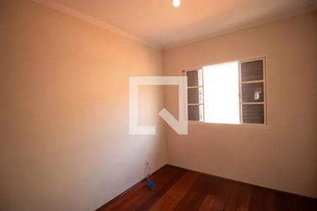 Casa à venda com 340m², 6 quartos e 6 vagas Casa à venda com 340m², 6 quartos e 6 vagasQuarto