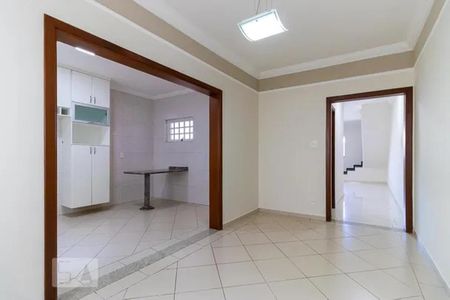 Casa à venda com 340m², 6 quartos e 6 vagas Casa à venda com 340m², 6 quartos e 6 vagasSala