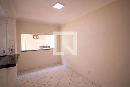 Casa à venda com 340m², 6 quartos e 6 vagas Casa à venda com 340m², 6 quartos e 6 vagasCozinha