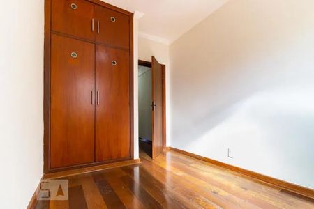 Casa à venda com 340m², 6 quartos e 6 vagas Casa à venda com 340m², 6 quartos e 6 vagasQuarto
