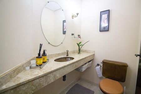 Lavabo 1 de casa para alugar com 4 quartos, 250m² em Vila Congonhas, São Paulo