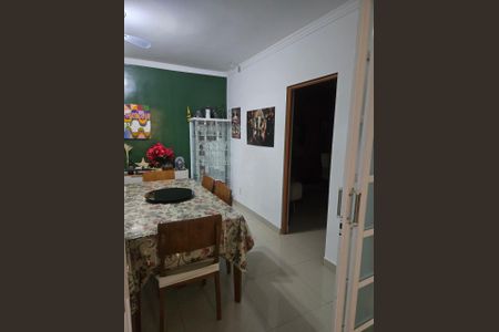 Casa para alugar com 420m², 5 quartos e 4 vagas