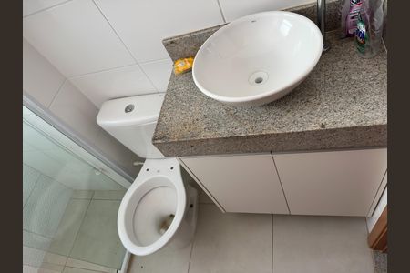 Banheiro de apartamento para alugar com 2 quartos, 40m² em Vila Nova Alianca, Jacareí
