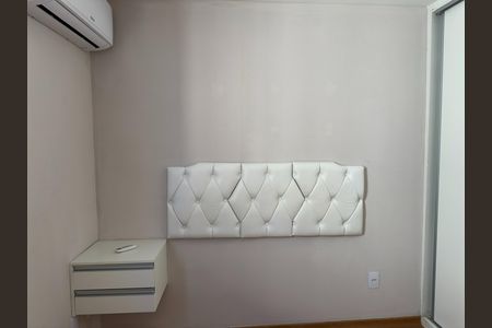 Quarto 2 de apartamento para alugar com 2 quartos, 40m² em Vila Nova Alianca, Jacareí