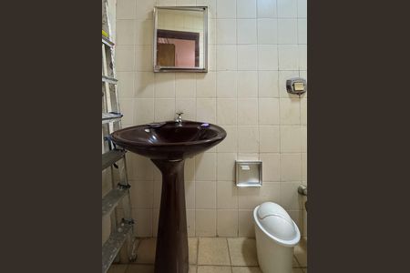 Casa para alugar com 55m², 1 quarto e sem vaga Casa para alugar com 55m², 1 quarto e sem vagaBanheiro Social