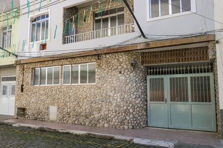 Casa de condomínio para alugar com 150m², 3 quartos e 3 vagas Casa de condomínio para alugar com 150m², 3 quartos e 3 vagasFachada