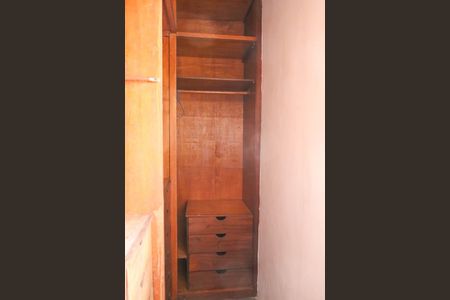 Casa de condomínio para alugar com 150m², 3 quartos e 3 vagas Casa de condomínio para alugar com 150m², 3 quartos e 3 vagasCloset Quarto Suite- 2º Pavimento