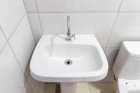 Casa para alugar com 49m², 1 quarto e sem vaga Casa para alugar com 49m², 1 quarto e sem vagaBanheiro