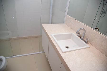 Apartamento à venda com 570m², 3 quartos e 4 vagas Apartamento à venda com 570m², 3 quartos e 4 vagasBanheiro da Suíte 2