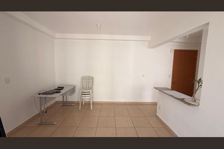Sala de apartamento para alugar com 3 quartos, 65m² em Vila Alzira, Aparecida de Goiânia