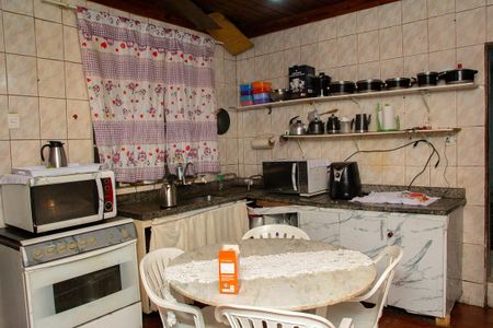 Casa à venda com 4 quartos, 180m² em Vila Antonieta, São Paulo