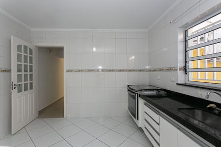 Casa à venda com 180m², 2 quartos e 2 vagas Casa à venda com 180m², 2 quartos e 2 vagasCozinha