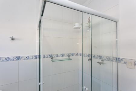Casa à venda com 180m², 2 quartos e 2 vagas Casa à venda com 180m², 2 quartos e 2 vagasBanheiro 1
