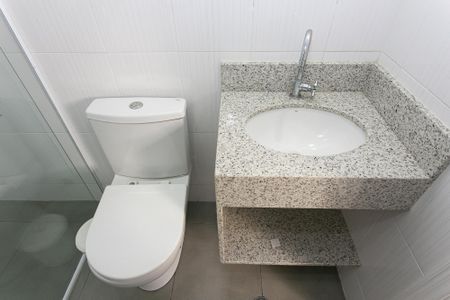 Casa à venda com 180m², 2 quartos e 2 vagas Casa à venda com 180m², 2 quartos e 2 vagasBanheiro 2