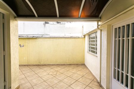 Casa à venda com 180m², 2 quartos e 2 vagas Casa à venda com 180m², 2 quartos e 2 vagasQuintal