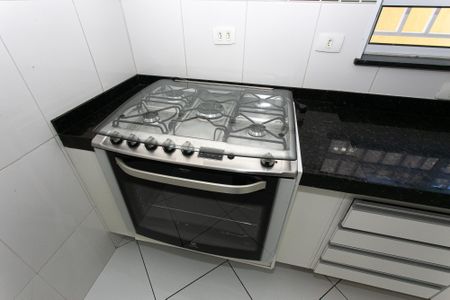 Casa à venda com 180m², 2 quartos e 2 vagas Casa à venda com 180m², 2 quartos e 2 vagasCozinha - Fogão