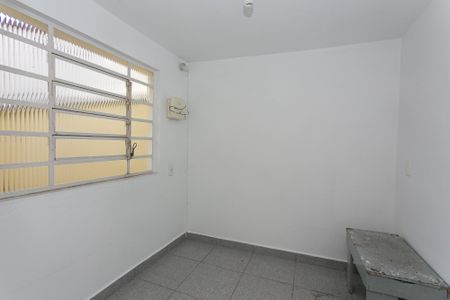 Casa à venda com 180m², 2 quartos e 2 vagas Casa à venda com 180m², 2 quartos e 2 vagasQuarto de Serviço