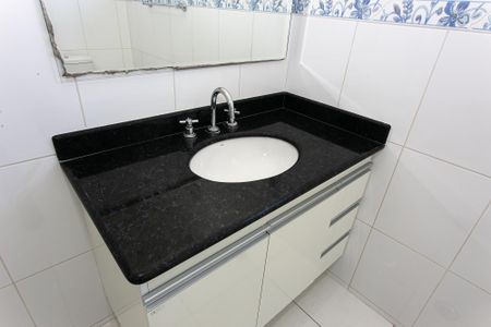Casa à venda com 180m², 2 quartos e 2 vagas Casa à venda com 180m², 2 quartos e 2 vagasBanheiro 1