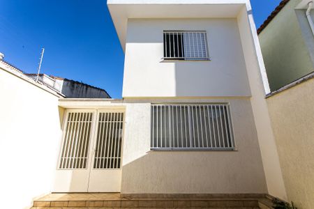 Fachada de casa à venda com 2 quartos, 180m² em Vila Carrão, São Paulo