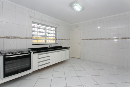 Casa à venda com 180m², 2 quartos e 2 vagas Casa à venda com 180m², 2 quartos e 2 vagasCozinha