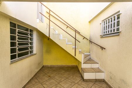Casa à venda com 180m², 2 quartos e 2 vagas Casa à venda com 180m², 2 quartos e 2 vagasQuintal