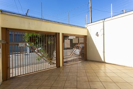 Garagem de casa à venda com 2 quartos, 180m² em Vila Carrão, São Paulo