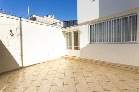 Garagem de casa à venda com 2 quartos, 180m² em Vila Carrão, São Paulo