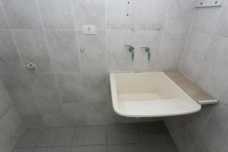 Área de Serviço de casa à venda com 2 quartos, 180m² em Vila Carrão, São Paulo