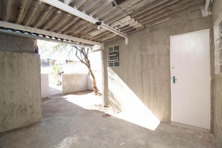 Área externa de casa para alugar com 2 quartos, 150m² em Jardim Santa Barbara, Guarulhos