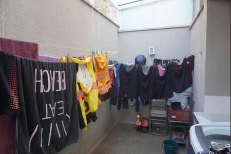 Casa de condomínio à venda com 130m², 2 quartos e 2 vagasÁrea de Serviço