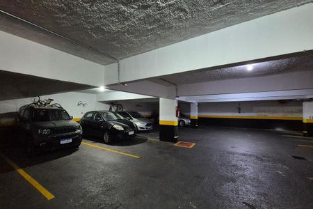 garagem  de apartamento à venda com 3 quartos, 76m² em Jardim do Trevo, Campinas