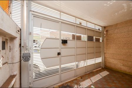 Garagem de casa para alugar com 4 quartos, 160m² em Freguesia do Ó, São Paulo