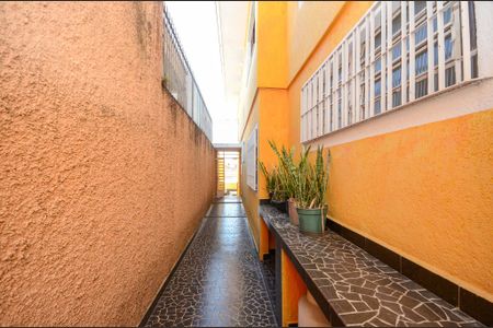 Casa para alugar com 160m², 4 quartos e 2 vagas Casa para alugar com 160m², 4 quartos e 2 vagasCorredor externo