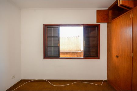 Casa para alugar com 160m², 4 quartos e 2 vagas Casa para alugar com 160m², 4 quartos e 2 vagasQuarto 1