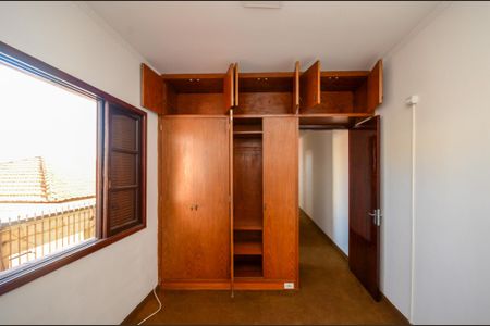 Casa para alugar com 160m², 4 quartos e 2 vagas Casa para alugar com 160m², 4 quartos e 2 vagasQuarto 1