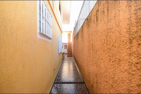 Casa para alugar com 160m², 4 quartos e 2 vagas Casa para alugar com 160m², 4 quartos e 2 vagasCorredor externo