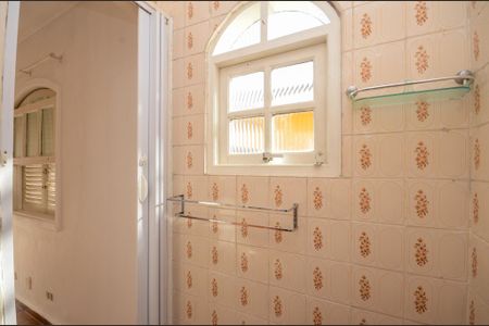 Casa para alugar com 160m², 4 quartos e 2 vagas Casa para alugar com 160m², 4 quartos e 2 vagasEdícula - Banheiro